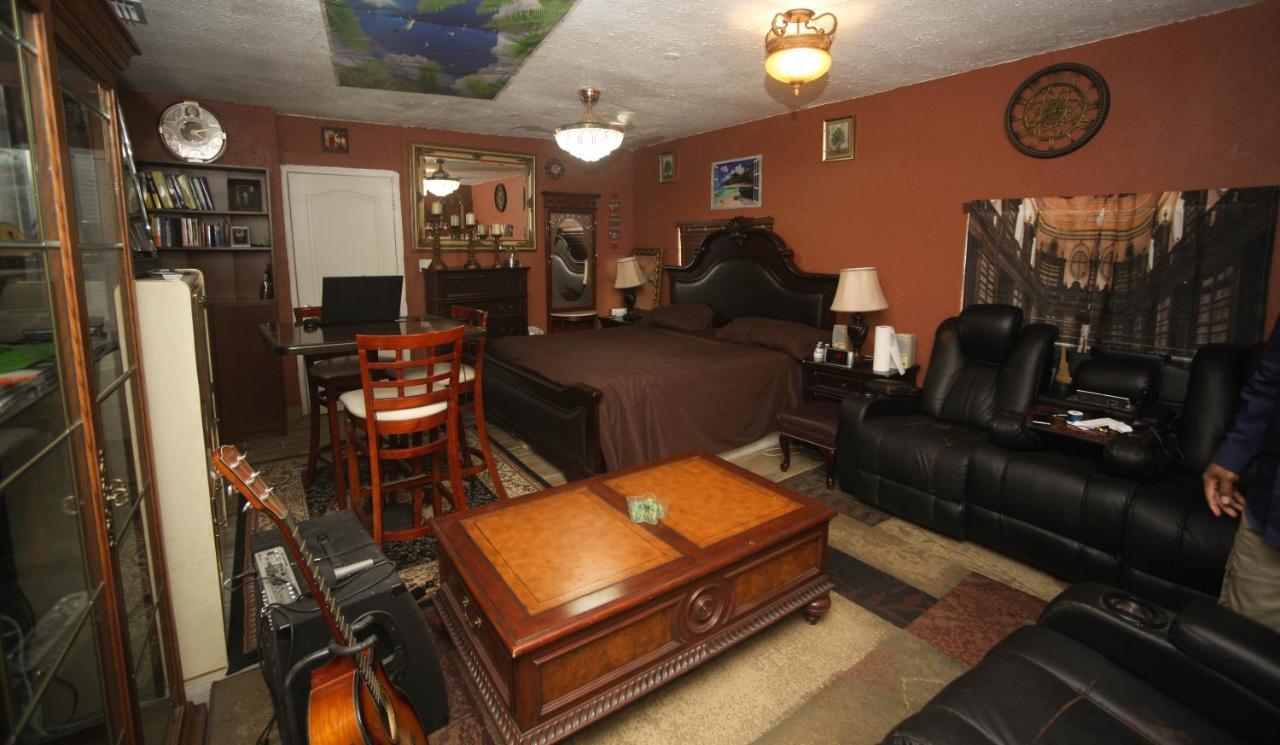 Beautiful Large Bedroom Орландо Екстериор снимка